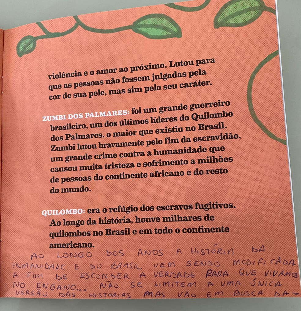 Página do livro escrito por Emicida é vandalizado em escola de Salvador — Foto: Redes sociais