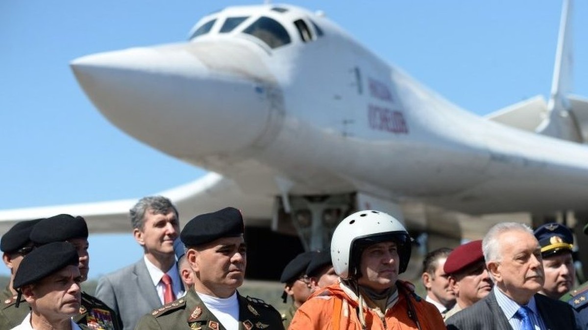 Resultado de imagem para bombardeiros russos venezuela