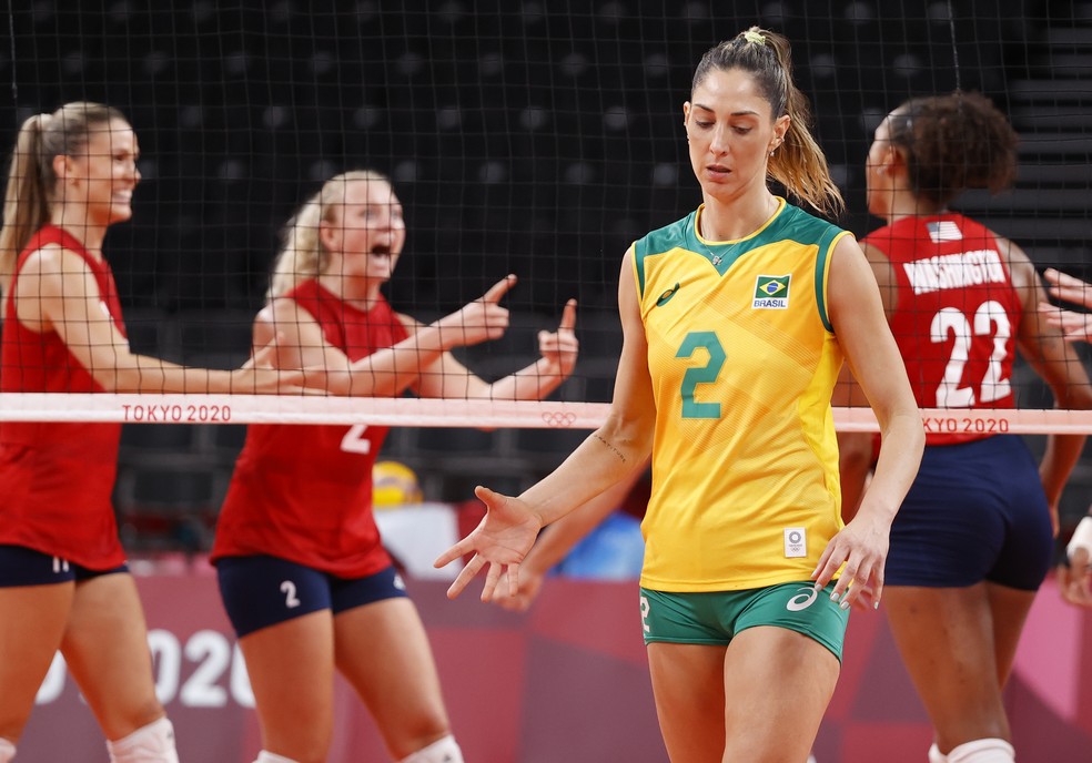 Carol Gattaz durante a final Brasil x EUA — Foto: REUTERS/Pilar Olivares
