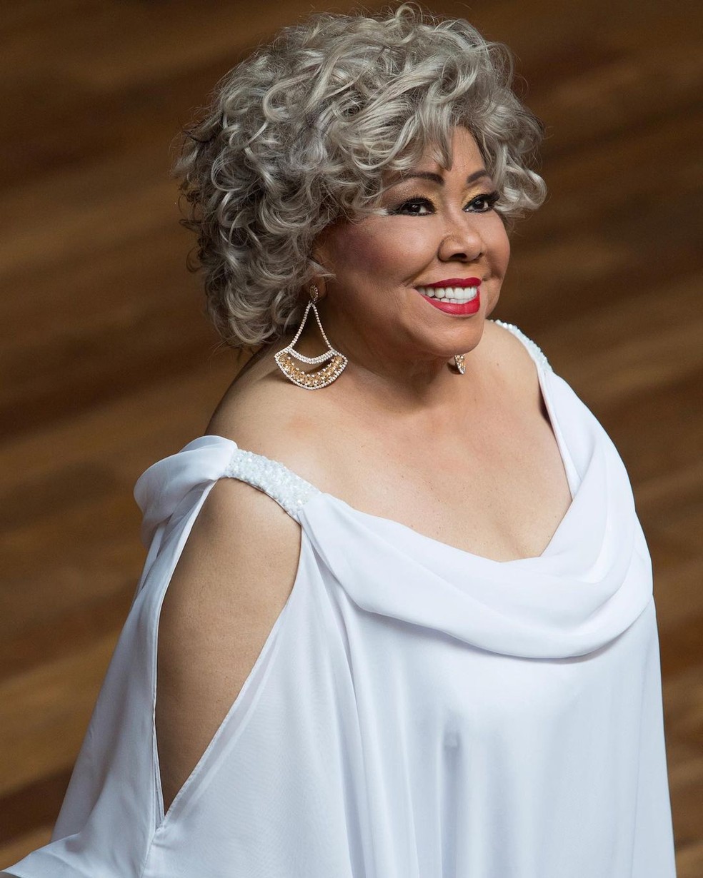 Alcione testa positivo para Covid e cancela show que faria em Tibau — Foto: Divulgação