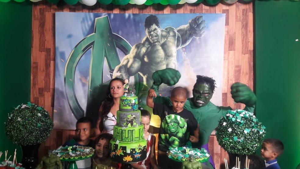 Tema escolhido para a festa foi o Incrível Hulk — Foto: Yonny Furukawa/TV Anhanguera