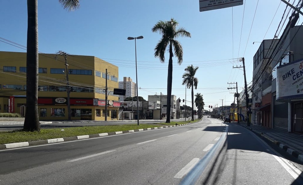 SOROCABA (SP) - A avenida General Carneiro amanhece vazia na quarta-feira (25) em Sorocaba (SP) — Foto: Guilherme de Moraes/Arquivo Pessoal
