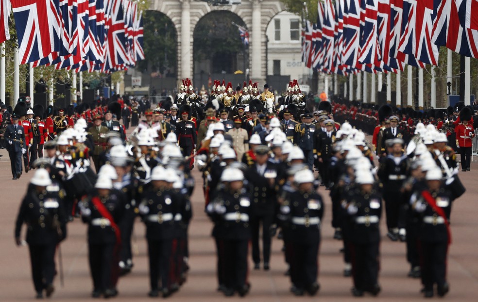 Cortejo fúnebre segue unido durante cerimônia do funeral da rainha Elizabeth II — Foto: Andrew Boyers/REUTERS