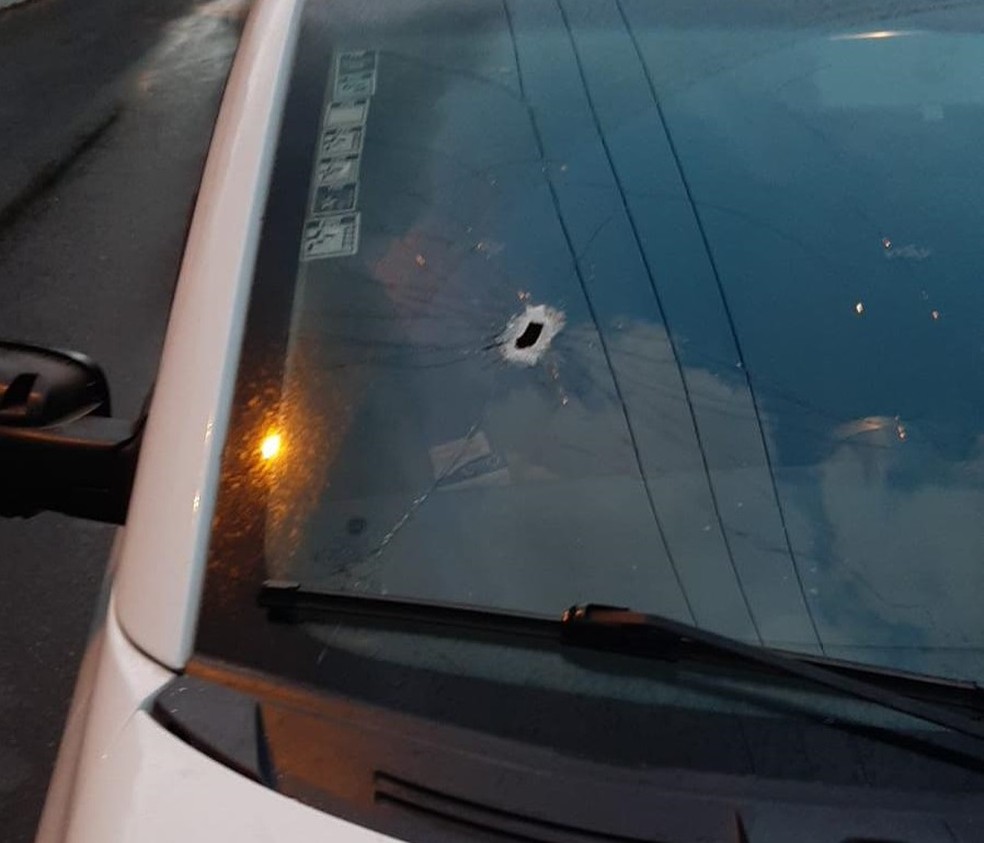 Sargento atirou de dentro para fora de carro durante tentativa de assalto em Natal — Foto: Divulgação