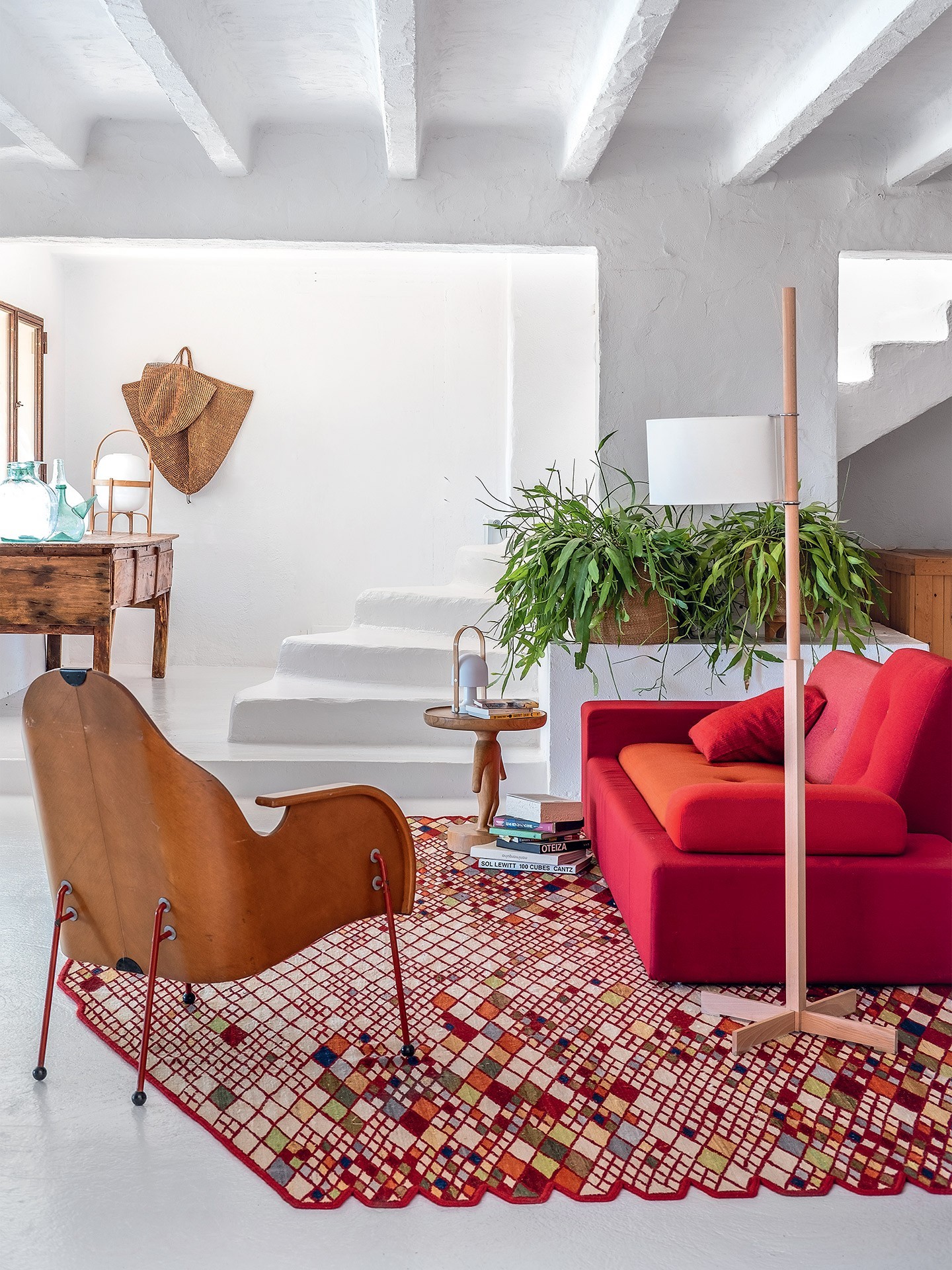6 poltronas para sala de estar que esbanjam estilo (Foto: Alberto Font)