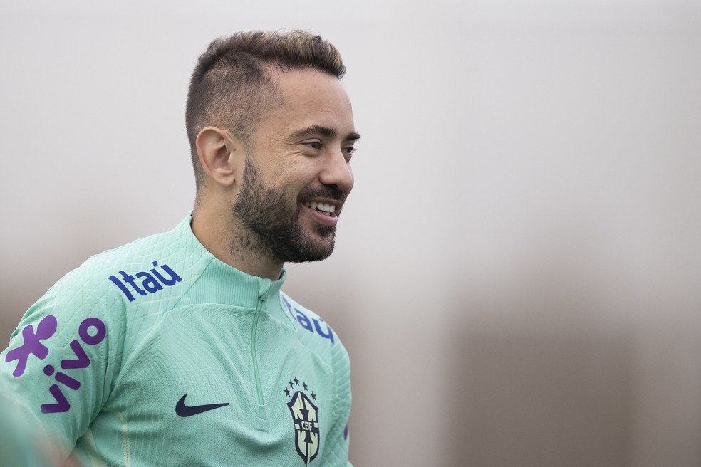 Everton Ribeiro pela seleção brasileira — Foto: Lucas Figueiredo / CBF