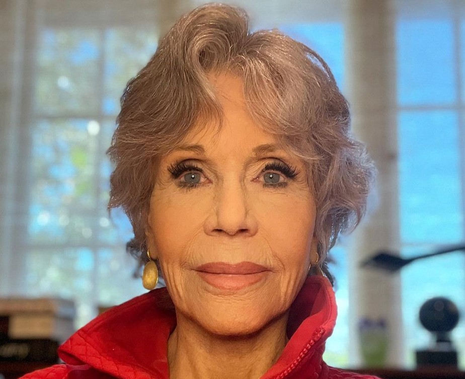 Jane Fonda comemora remissão do câncer