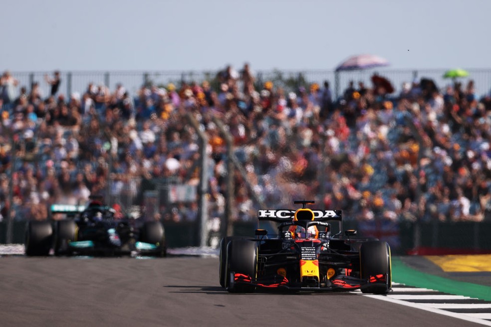 Max Verstappen vence inaugural corrida classificatória e é pole no GP da Inglaterra — Foto:  Lars Baron/Getty Images