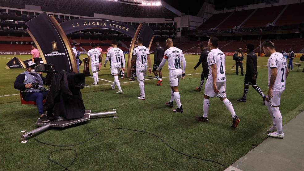 Time do Palmeiras na partida contra o Independiente del Valle, no Equador — Foto: Cesar Greco / Ag. Palmeiras