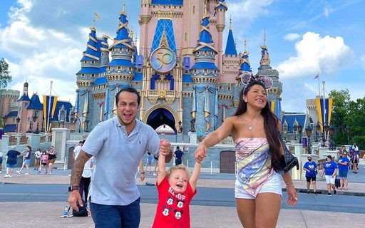 Thammy e Andressa Miranda levam filho pela 1ª vez a Disney: "Hipnotizado"