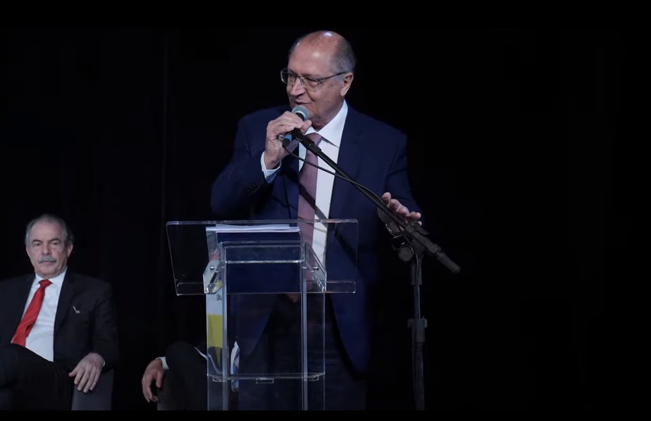 Alckmin na entrega final do relatório da transição