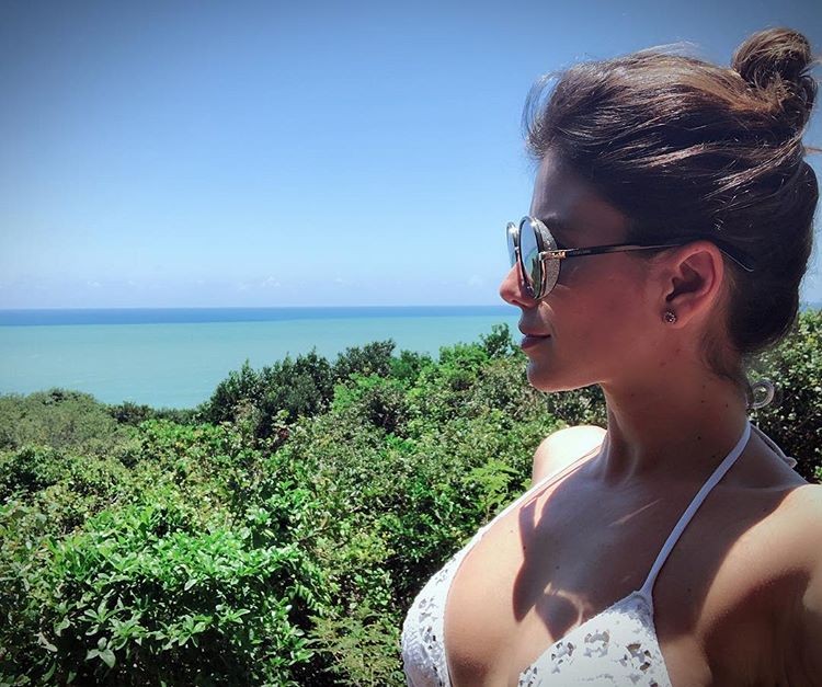 Paula Fernandes relaxa em paisagem natural (Foto: Reprodução/Instagram)