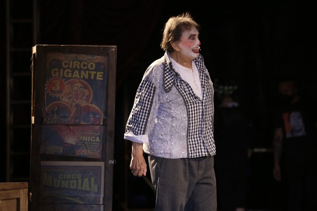 Dedé Santana recebe homenagem em espetáculo circense (Foto: Roberto Filho/Brazil News)