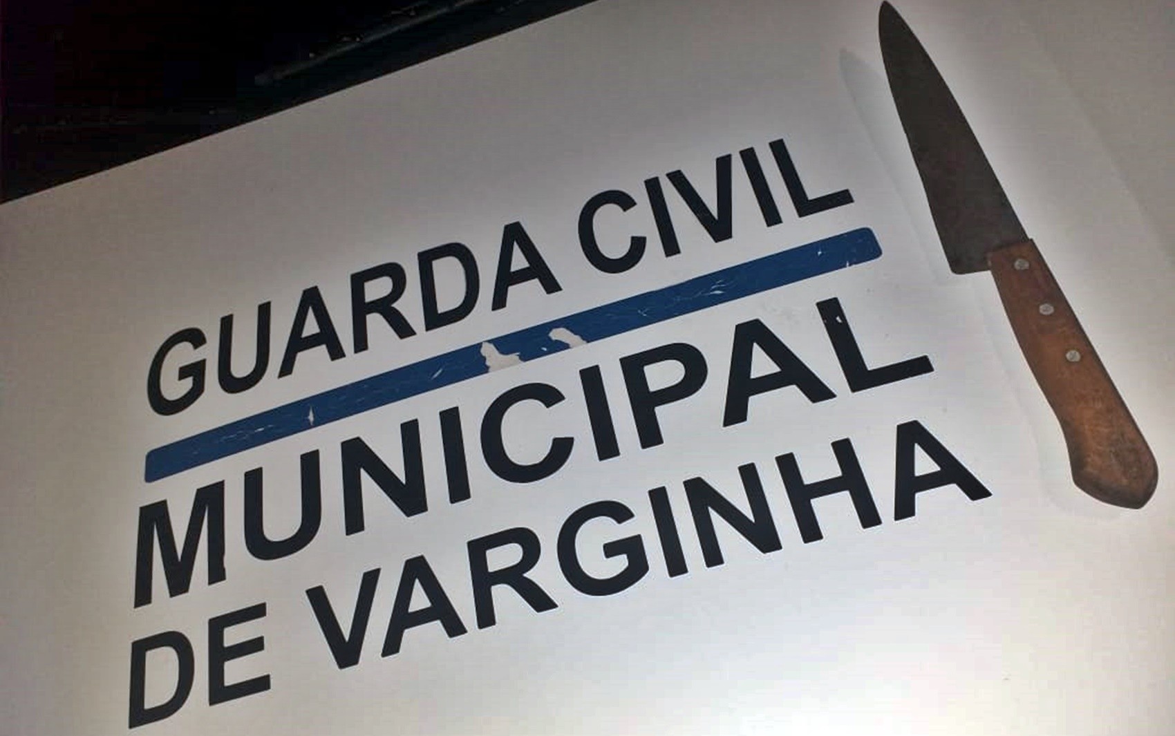 Morador de rua é preso após tentar esfaquear guardas municipais em Varginha, MG