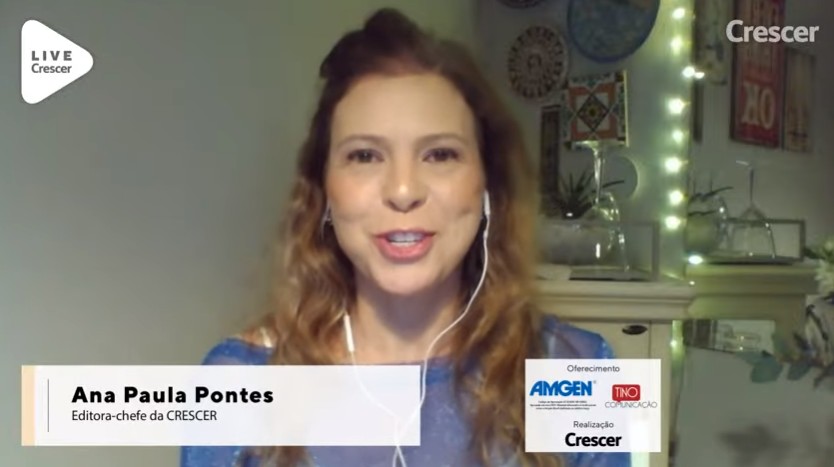 Ana Paula Pontes, editora-chefe da CRESCER, conduziu bate-papo com mães e especialista sobre a LLA (Foto: Reprodução/YouTube/Crescer)