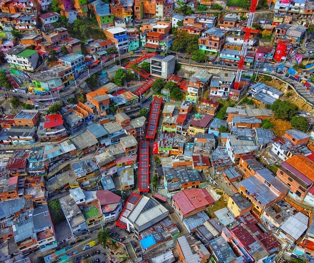 Acupuntura urbana: entenda o conceito e como ele pode contribuir para o combate à desigualdade nas cidades brasileiras (Foto:  Reprodução / Instagram @medellininnovador)
