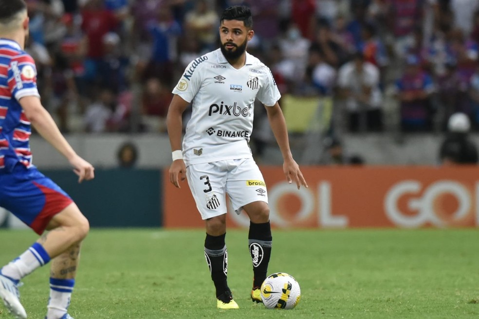 Felipe Jonatan, do Santos, durante jogo contra o Fortaleza — Foto: Ivan Storti/Santos FC