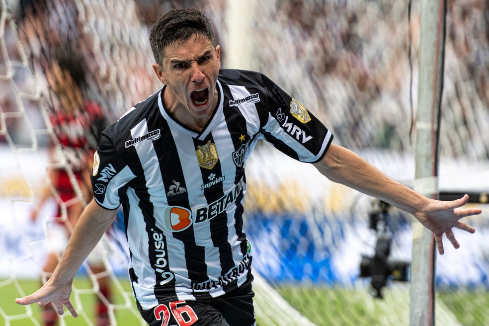 Nacho comemora gol do Atlético — Foto: Alessandra Torres/AGIF