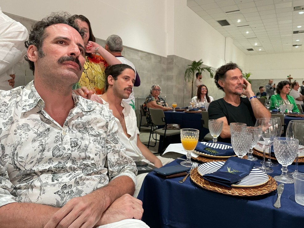 Atores de 'Mar do Sertão' assistem a último capítulo da novela em Natal — Foto: Lucas Cortez/Inter TV Cabugi