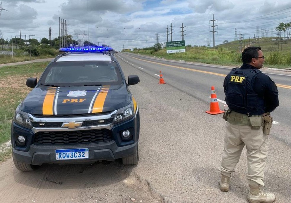 Dois trechos estarão com restrição ao tráfego de alguns veículos de carga em determinados horários — Foto: PRF/SE