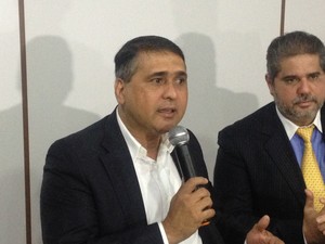 Moisés Souza anunciou que desistir de gestão da Assembleia em entrevista coletiva (Foto: Abinoan Santiago/G1)