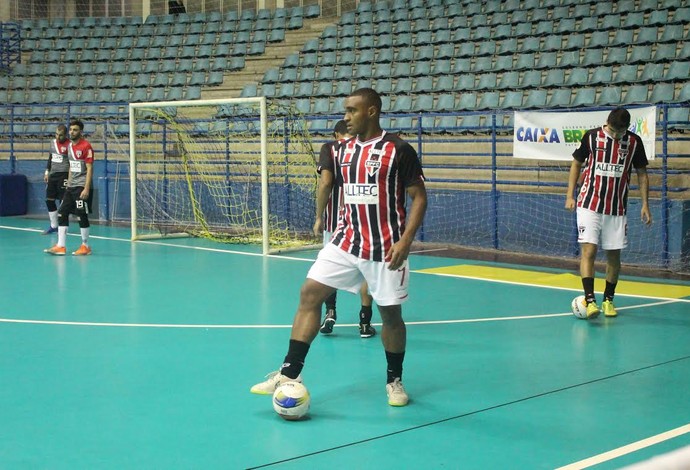 Embalado por John Lennon, São Paulo inicia busca por vaga na semifinal