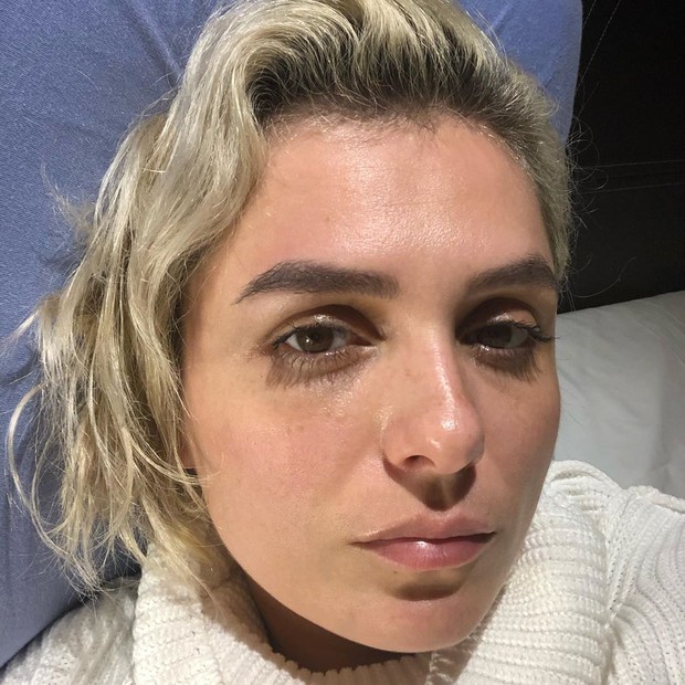 Monica Iozzi posta selfies após pedido de fãs (Foto: Reprodução/Instagram)