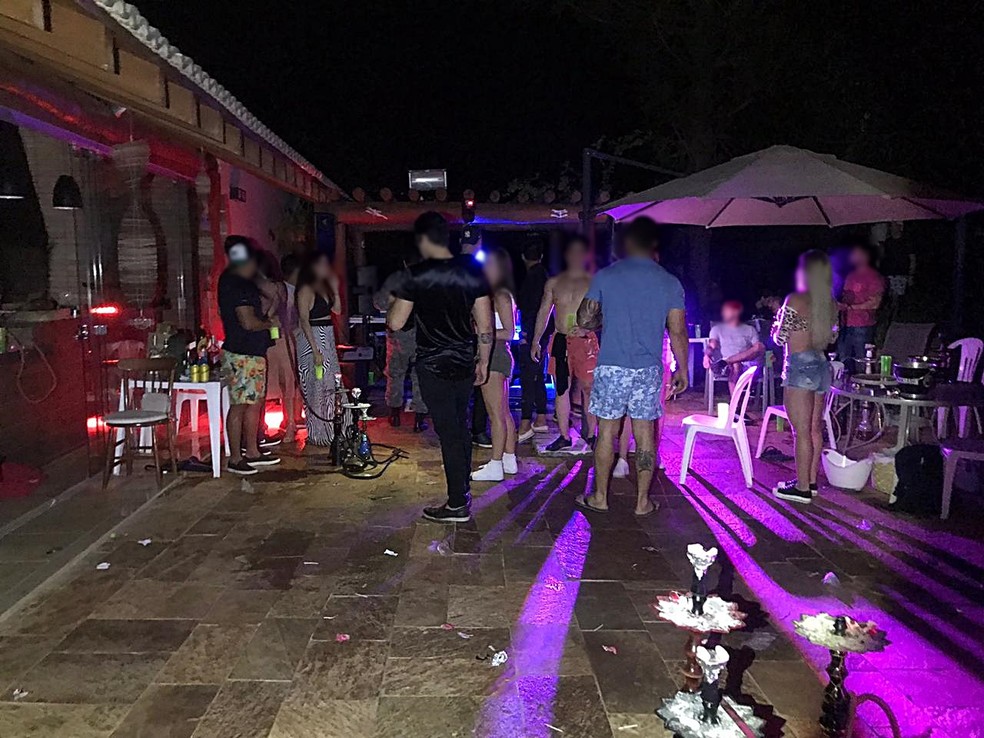 Festa fechada pela Polícia — Foto: PM/Reprodução