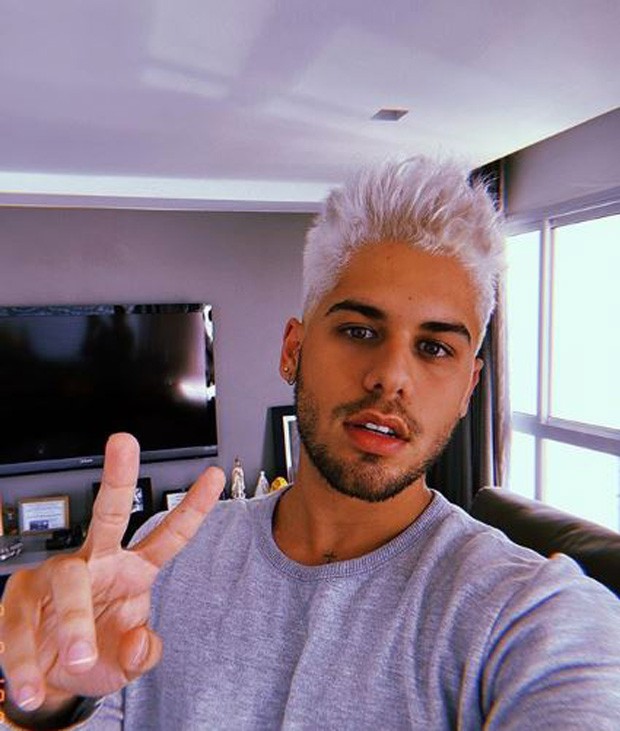 Zé Felipe descoloriu os cabelos (Foto: Reprodução/Instagram)