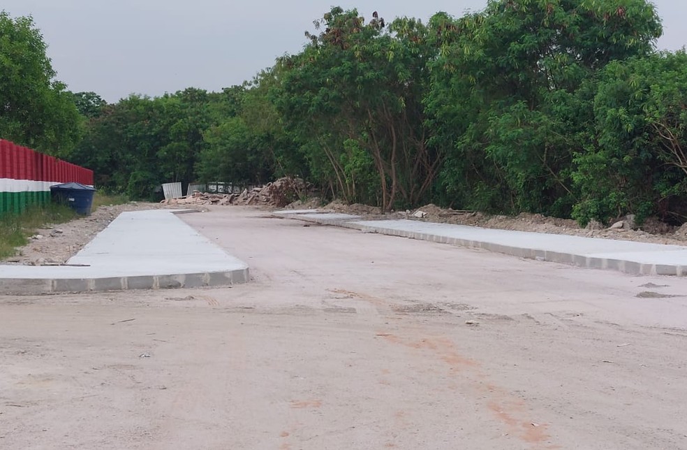 Obra de construção da rua de acesso ao CT do Fluminense — Foto: ge