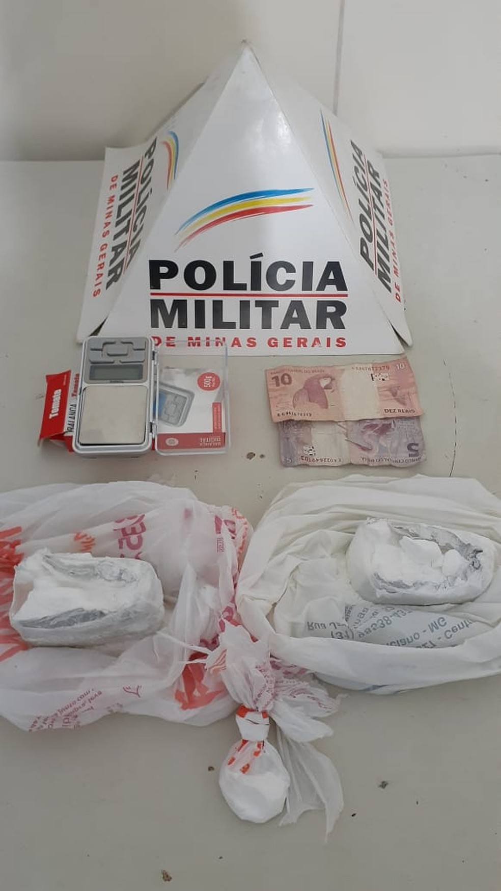PM localizou mais 380 gramas de cocaína em casa no bairro Teófilo Rocha — Foto: Polícia Militar/Divulgação
