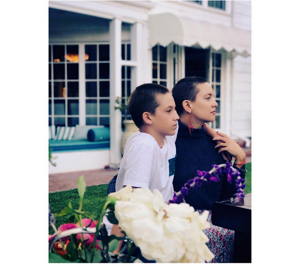 A atriz Kate Hudson com um dos filhos (Foto: Instagram)