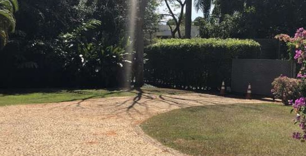 Entrada  em im&oacute;vel funcional na QL 12, Conjunto 15, lote 1, no Lago Sul, em Bras&iacute;lia &mdash; Foto:  Minist&eacute;rio da Economia/Divulga&ccedil;&atilde;o 