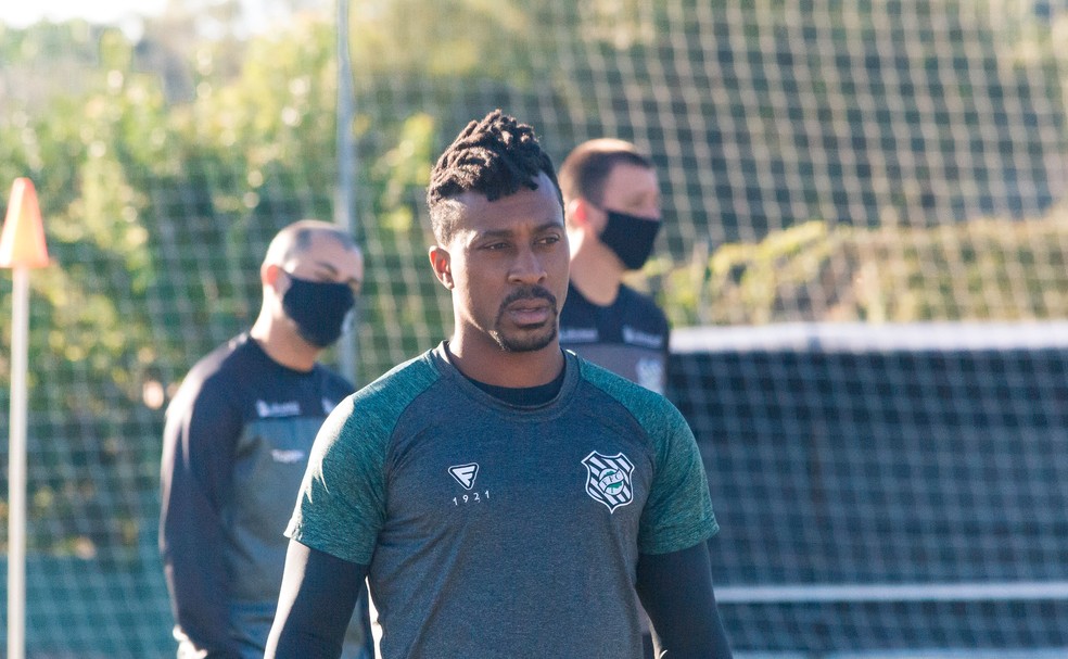 Volante aciona Palmeiras na Justiça por dívida de R$1,3 milhão