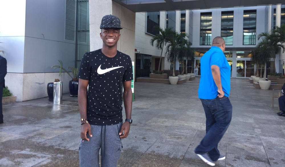 Zé Ricardo confirma subida de Vinicius Júnior aos profissionais: Por merecimento