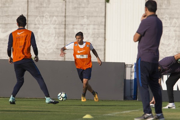 Definição do Corinthians fica para sábado: Arana volta, e Camacho deve jogar