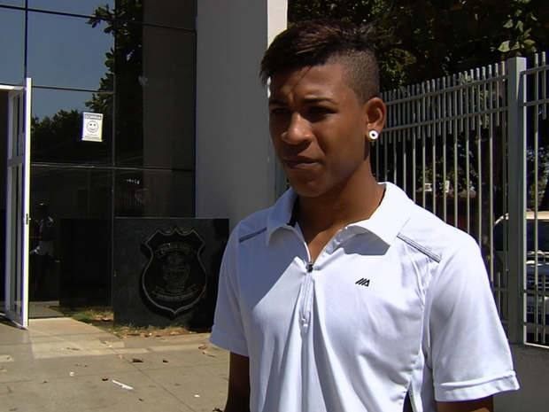 Tiago Henrique, 21, diz que se sentiu ofendido com termos, em Goiânia, Goiás (Foto: Reprodução/TV Anhanguera)