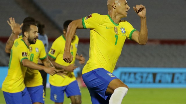 Richarlison marcou segundo gol do Brasil contra o Uruguai