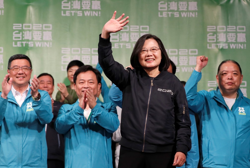 Tsai Ing-wen foi reeleita como presidente de Taiwan neste sábado (11) — Foto: Tyrone Siu/Reuters