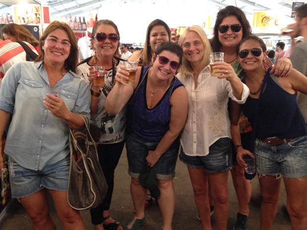 Grupo de amigas se uniu para participar do festival de cervejas  (Foto: Káthia Mello/G1)