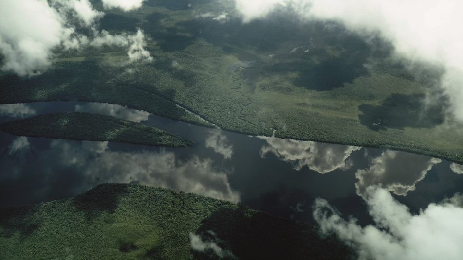 A região amazônica perdeu mais de 360 mil hectares de superfície de água, uma diferença de 22% em relação ao começo dos anos 1990 (Foto: Christian Braga/Greenpeace)