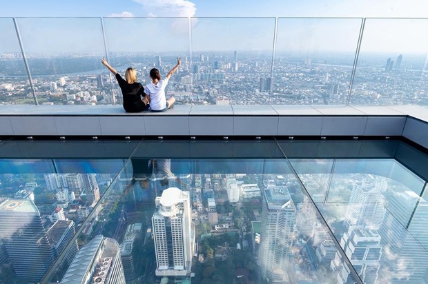 Prédio mais alto da Tailândia ganha deck de vidro surpreendente (Foto: Buro Ole Scheeren/Divulgação)