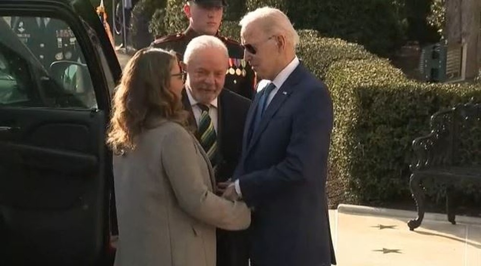 Biden recebe Lula e Janja na porta da Casa Branca, residência oficial do governo norte-americano — Foto: Reprodução