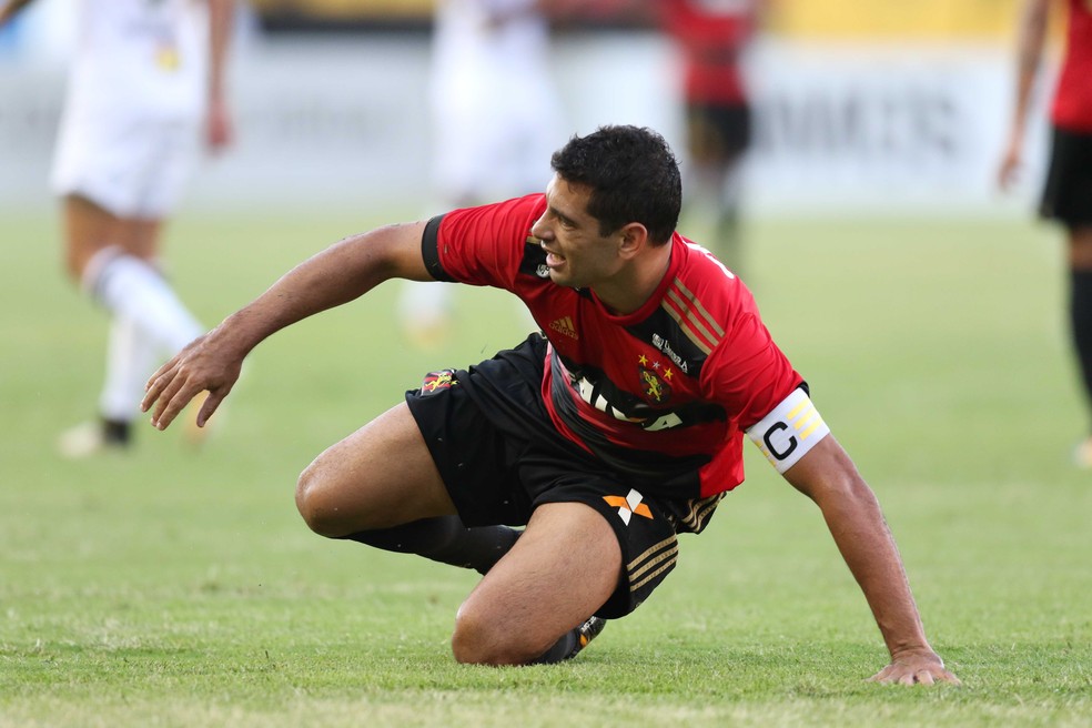 Diego Souza tem contrato com o Sport até o fim de 2018 (Foto: Marlon Costa/ Pernambuco Press)