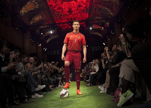 Segundo a Nike, modelo foi inspirado no estilo de jogo de Cristiano Ronaldo (Foto: Reprodução)