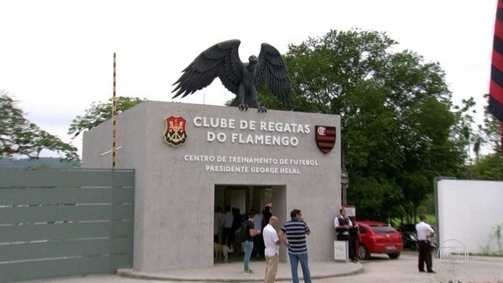 Prefeitura do Rio interditou Centro de Treinamento do Flamengo â€” Foto: ReproduÃ§Ã£o/JN