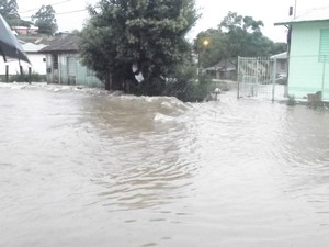 Temporal deixou casas alagadas em Soledade (Foto: ANA FLÁVIA MARAFON)