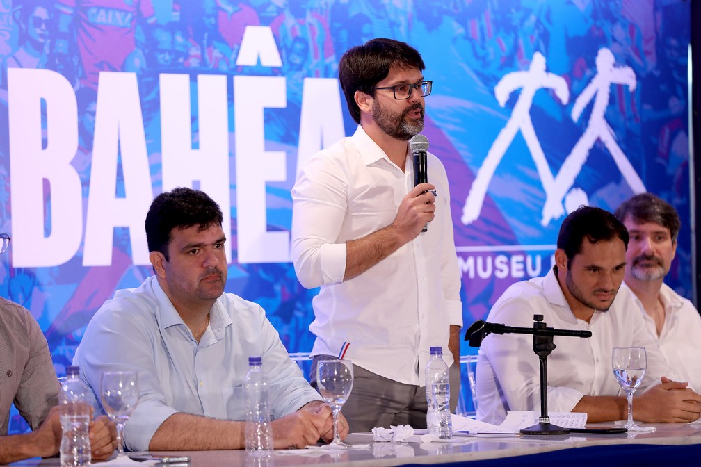 Leonardo Martinez, Guilherme Bellintani e Vitor Ferraz, dirigentes do Bahia — Foto: Felipe Oliveira / EC Bahia / Divulgação