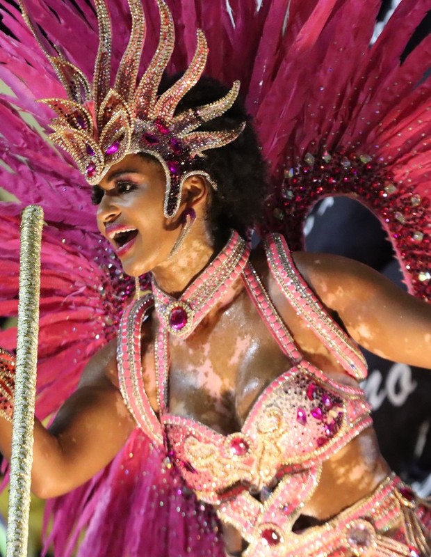 A ex-BBB Natália Deodato no desfile da Beija-Flor no Carnaval 2022 (Foto: Webert Belicio/AgNews)
