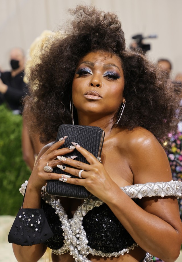 NEW YORK, NEW YORK - SEPTEMBER 13: Taraji P. Henson attends The 2021 Met Gala Celebrating In America: A Lexicon Of Fashion at Metropolitan Museum of Art on September 13, 2021 in New York City. (Photo by Mike Coppola/Getty Images) (Foto: Getty Images)